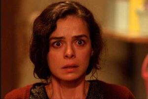 Özge Özpirinçci (Bahar Çesmeli)
