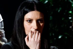 Laura Pausini al funerale di Pippo Baudo