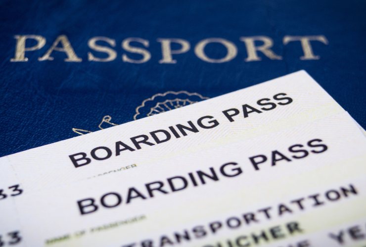 carta d'imbarco cartacea e passaporto