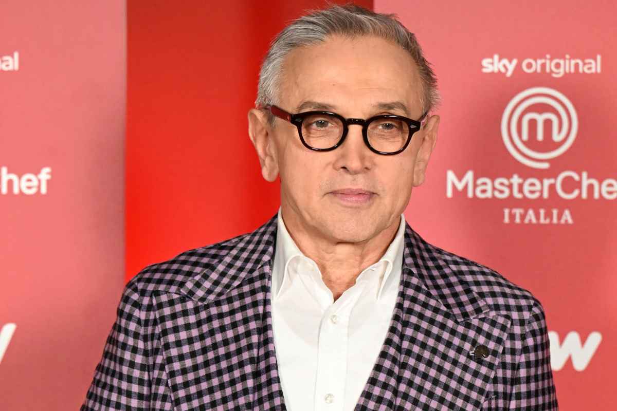 Bruno Barbieri con espressione seria
