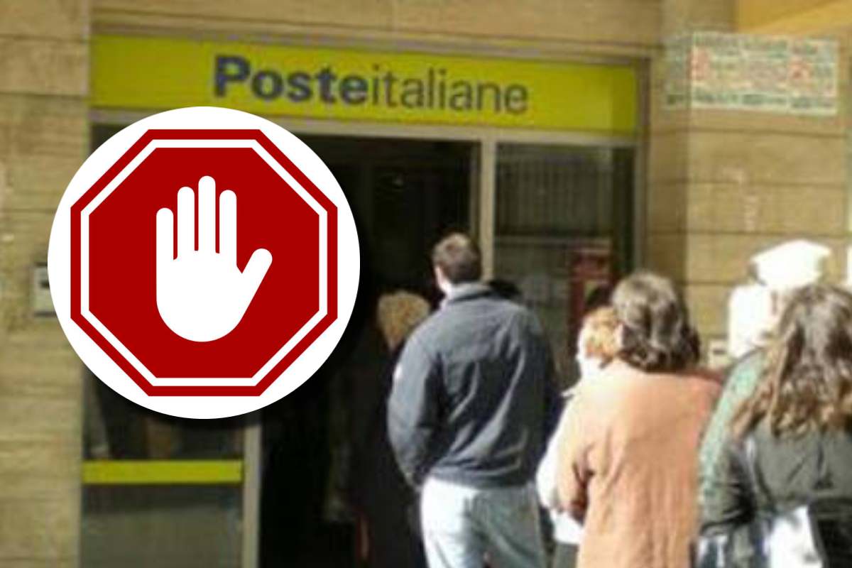 Persone in coda per entrare in un ufficio postale e, in evidenza, un segnale di divieto