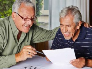 Anziani calcolano la pensione di reversibilità