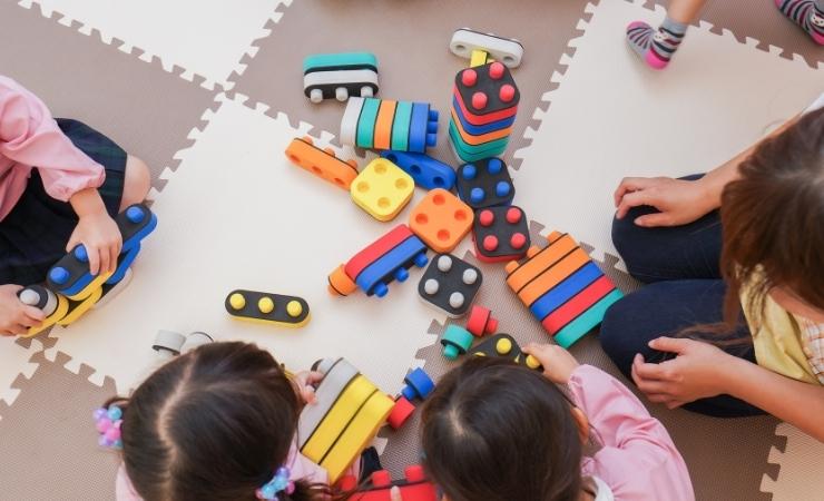 Bambini in un asilo