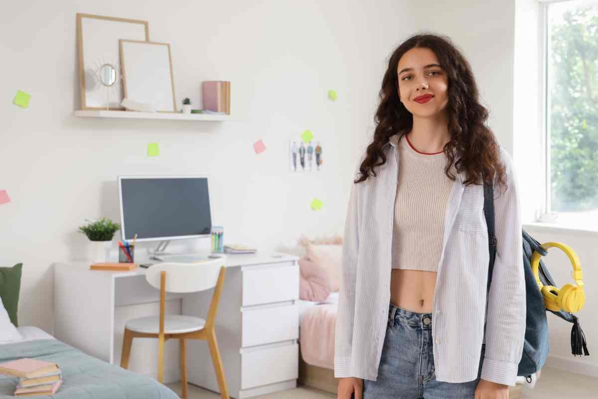 Ragazza in stanza