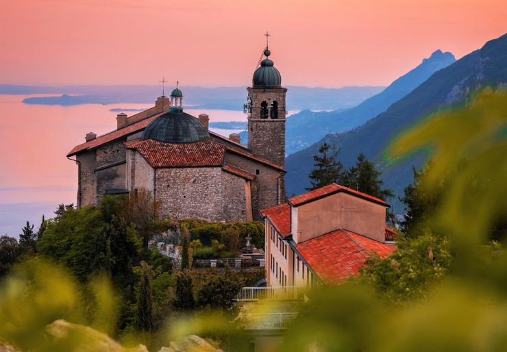 Santuario di Montecastello sopra al Lago di Garda