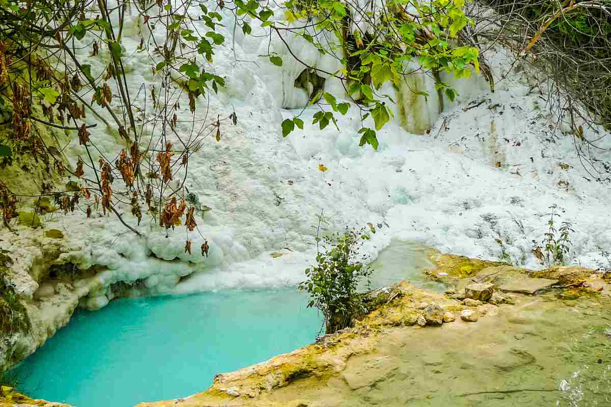 Terme naturali San Filippo: il calcare sulle rocce