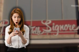 logo il paradiso delle signore e donna sconvolta con telefono in mano