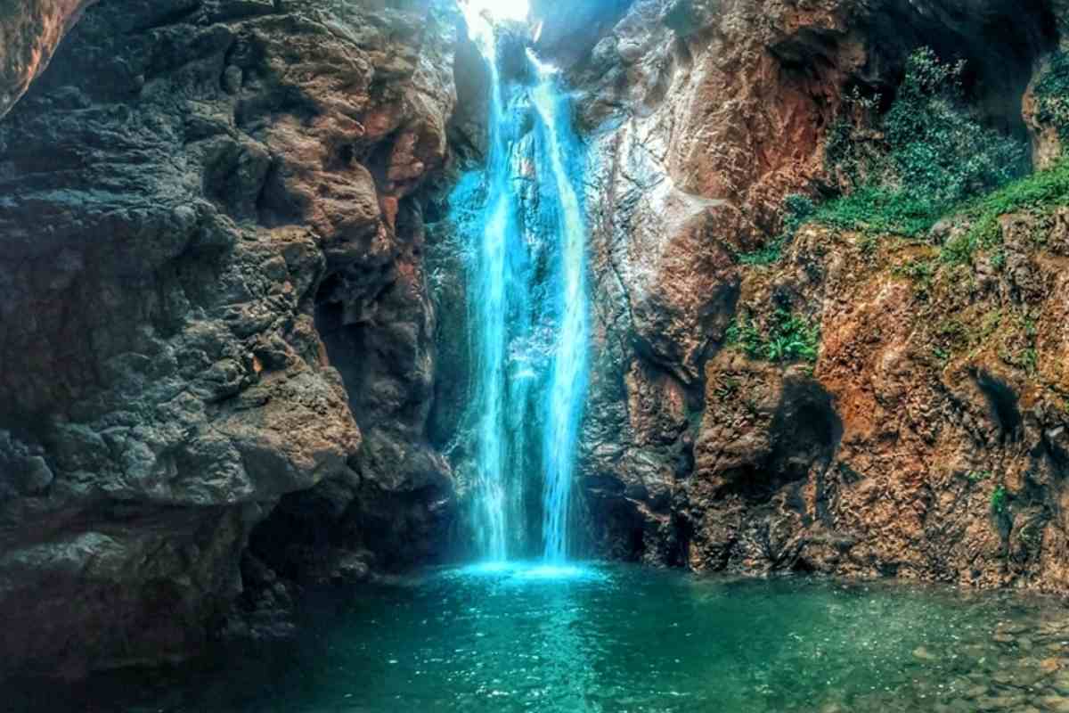 Una delle più delle cascate italiane si trova in Sicilia: il Catafurco