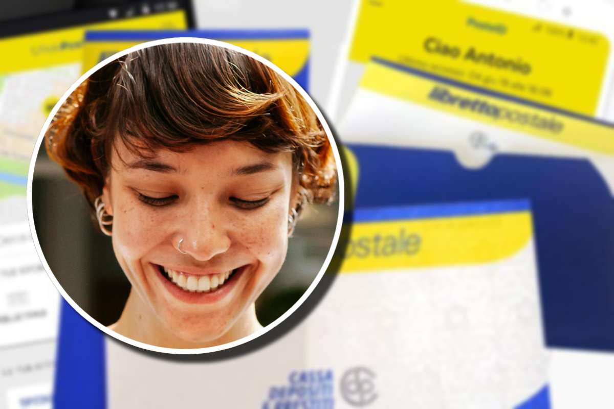 Dei libretti cartacei e smart di Poste Italiane e, in evidenza, una ragazza che sorride