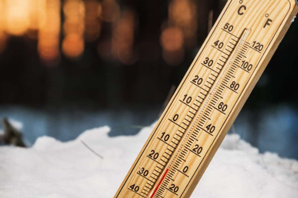 Termometro nella neve 