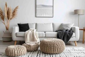 Soggiorno arredato con pouf