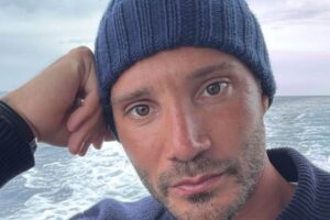 selfie stefano de martino al mare
